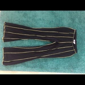 Flare ragged priest black leggings/cloth pants with green outside stitching
